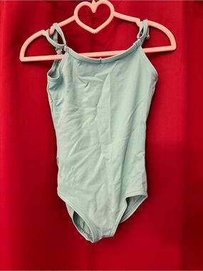 Girls leotard bundle size 6/7